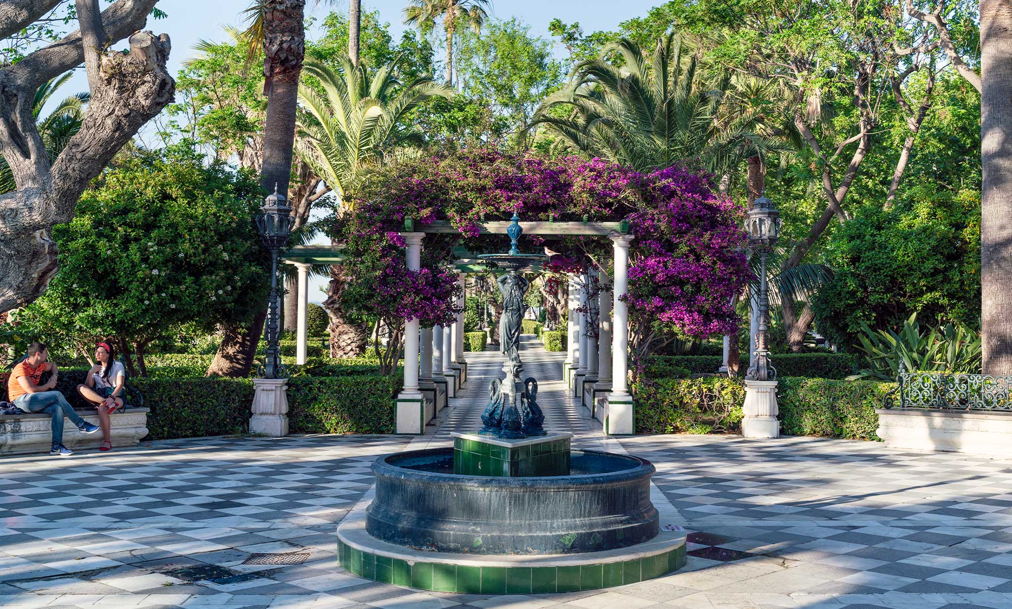 Jardins d'Alameda Apodaca dans la vieille ville de Cadix, Espagne