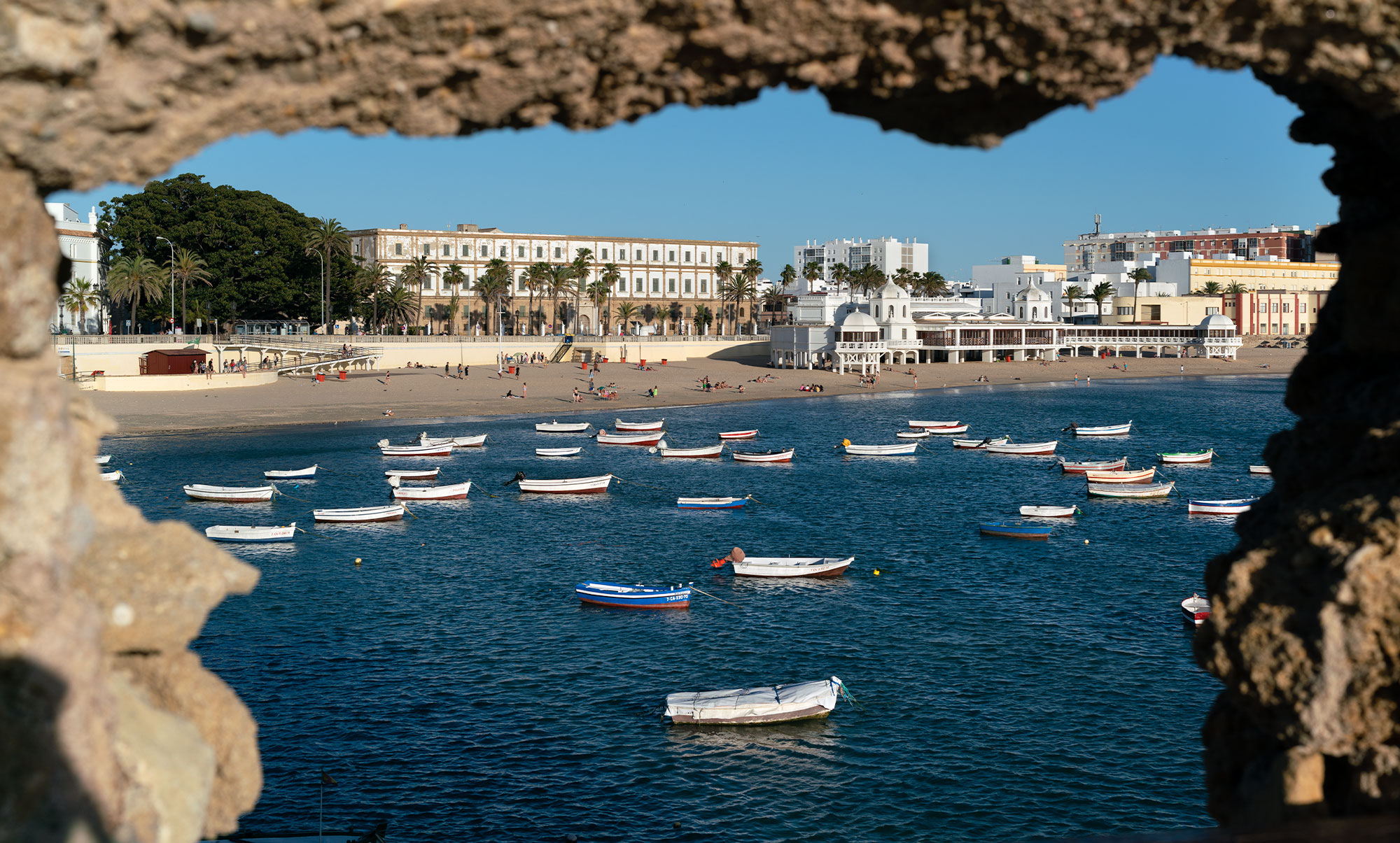 La plage de La Caleta vue du château de Santa Catalina - Cadix, Espagne