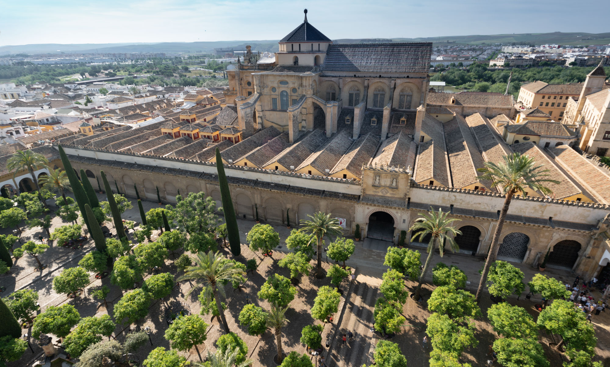 Patio de los Naranjos (cour de la mosquée) vu du haut du clocher - Cordoue, Espagne