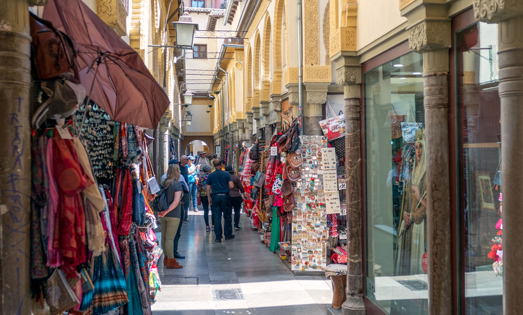La Alcaicería, el antiguo Gran Bazar de Granada – España