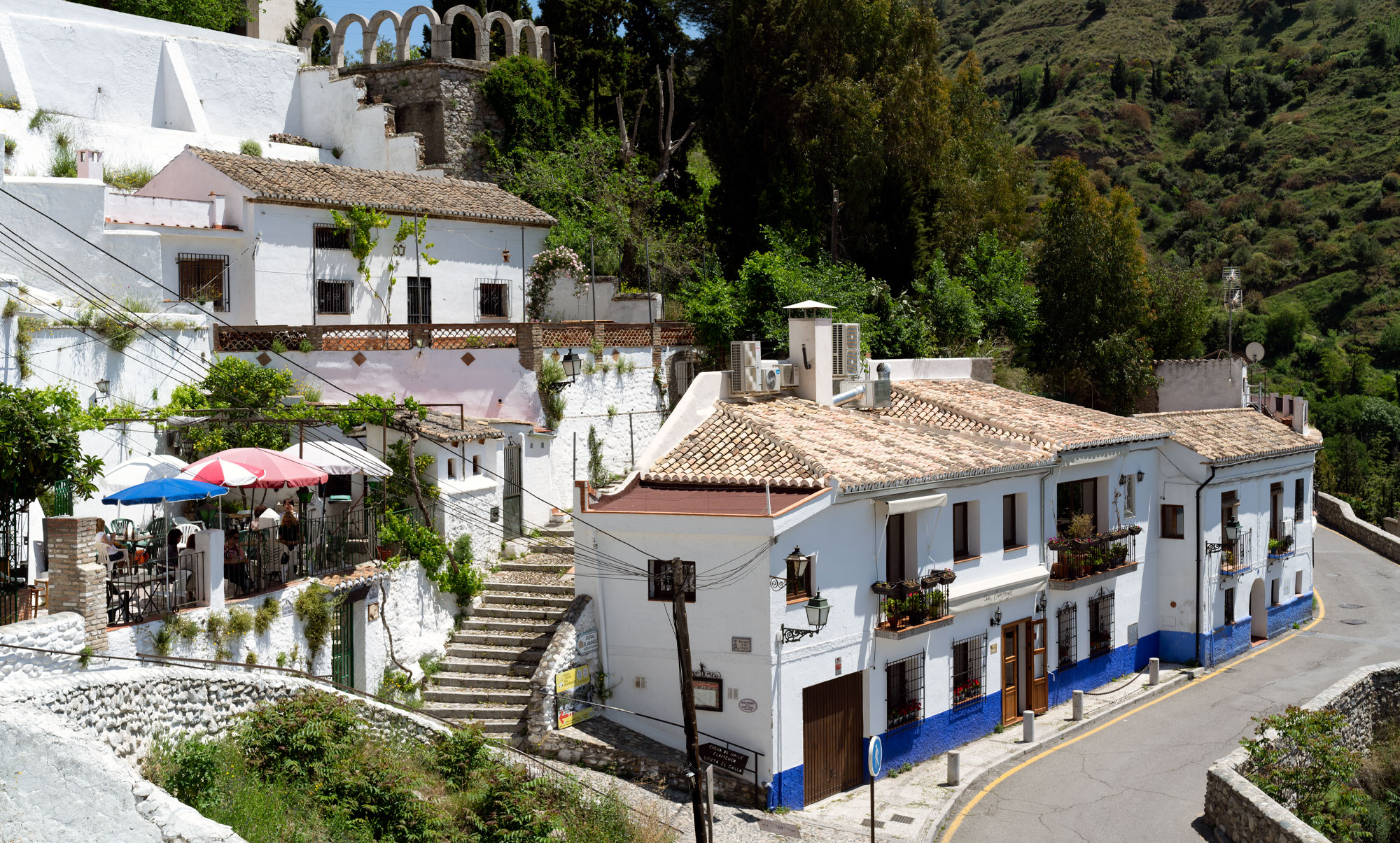Barrio gitano del Sacromonte en Granada, España