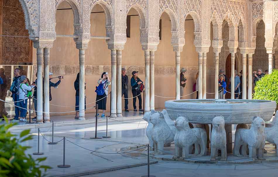 Ad for the best guided tours of Granada's Alhambra palace