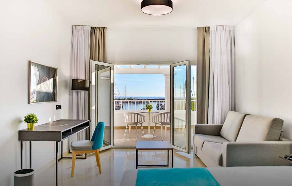 Ad for best beach hotels in Roquetas de Mar, Almeria