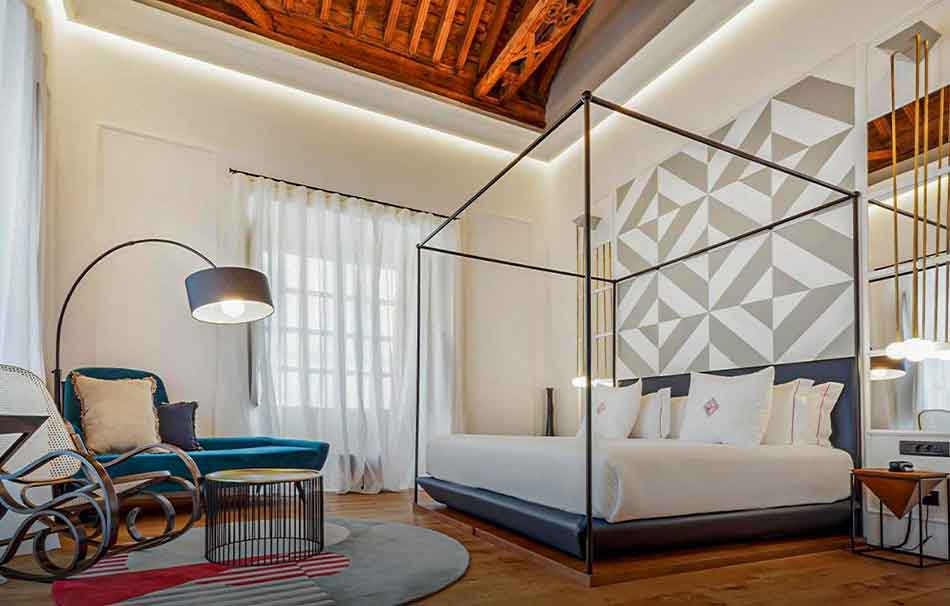 Anuncio de los mejores hoteles baratos en Sevilla